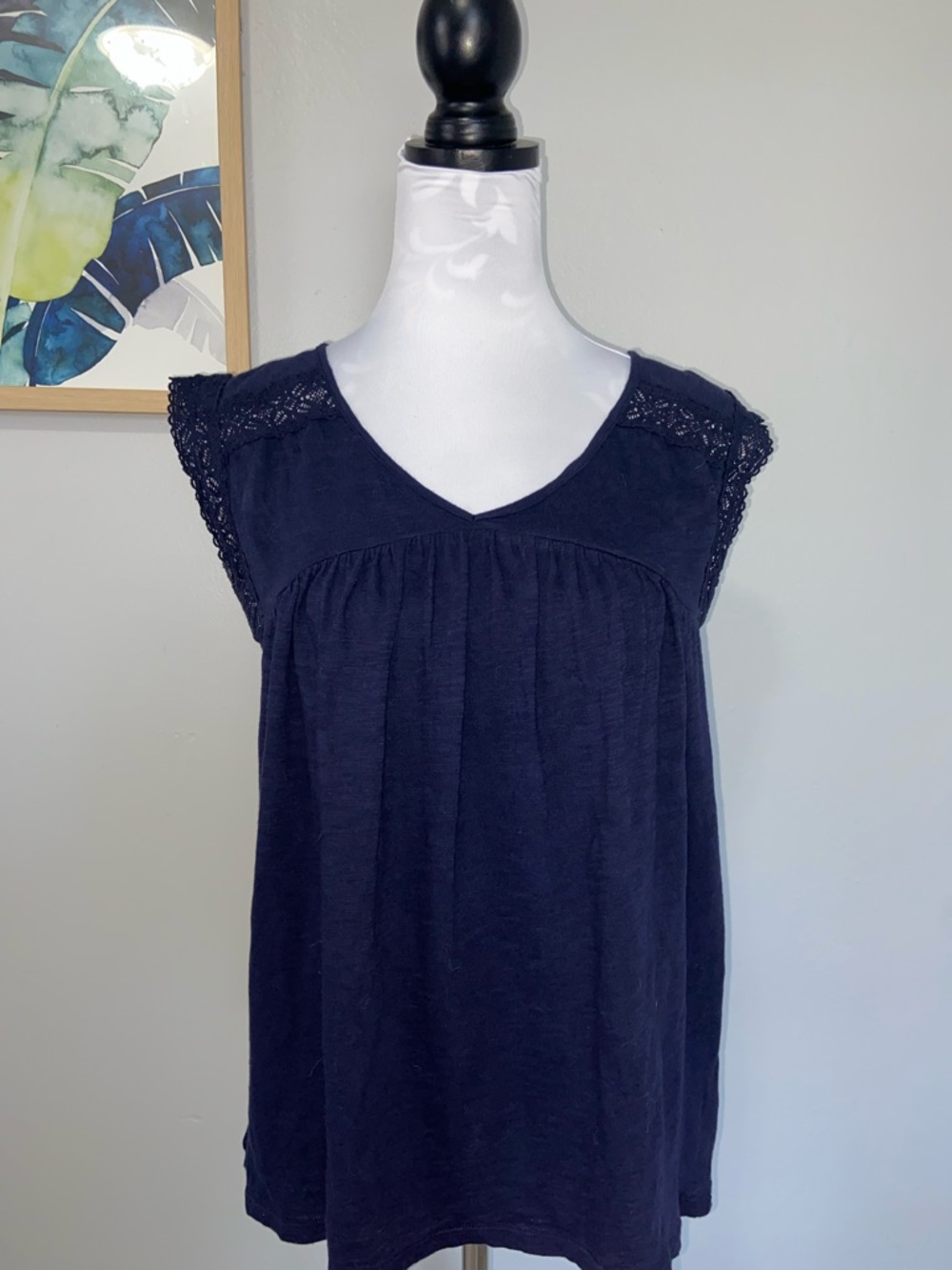 GAP crochet trim tee
